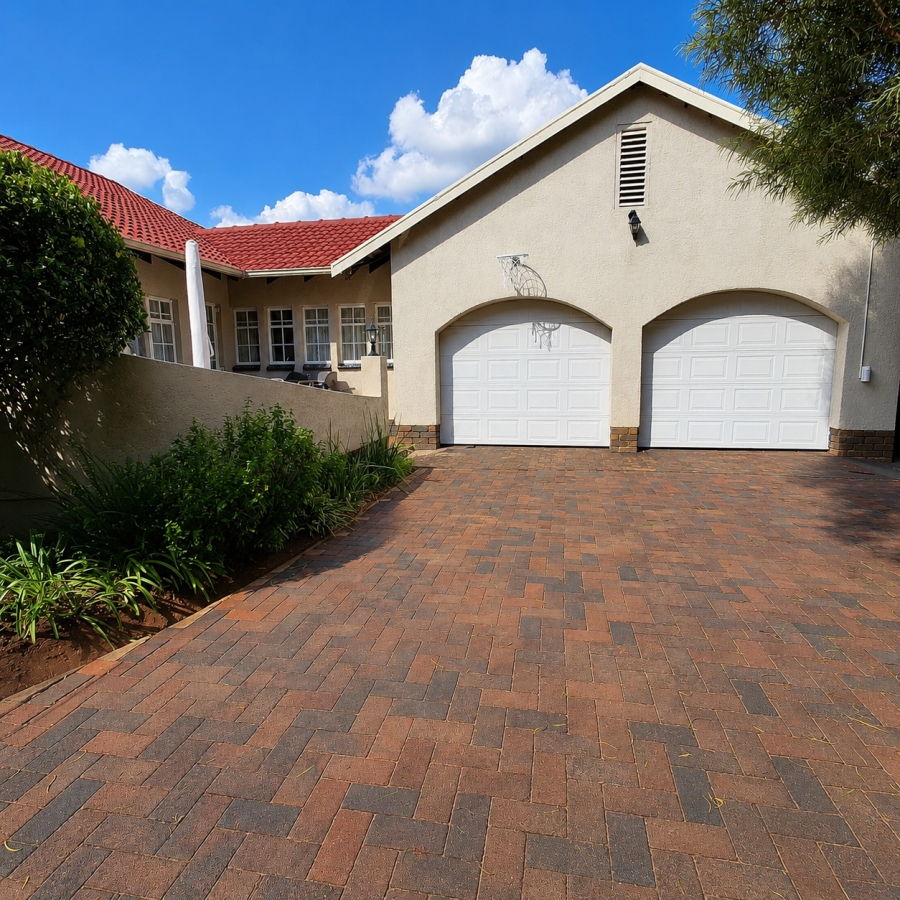4 Bedroom Property for Sale in Flamwood North West